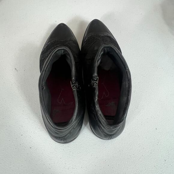 VagaBond Women's Boots Size US 10.5 EU 41 Leather Black Wingtip J Toe - Picture 4 of 15
